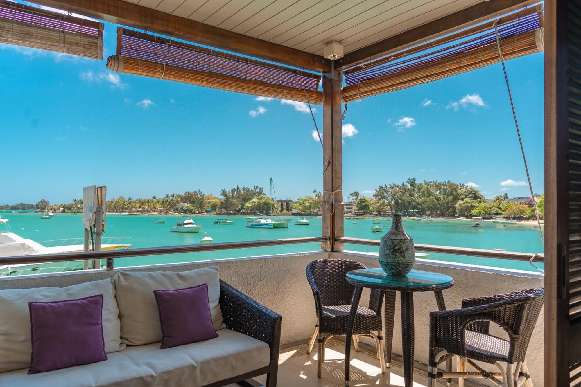 Beachfront Luxurious Stunning Sunset Boulevard Apartment, Grand Baie Exterior foto