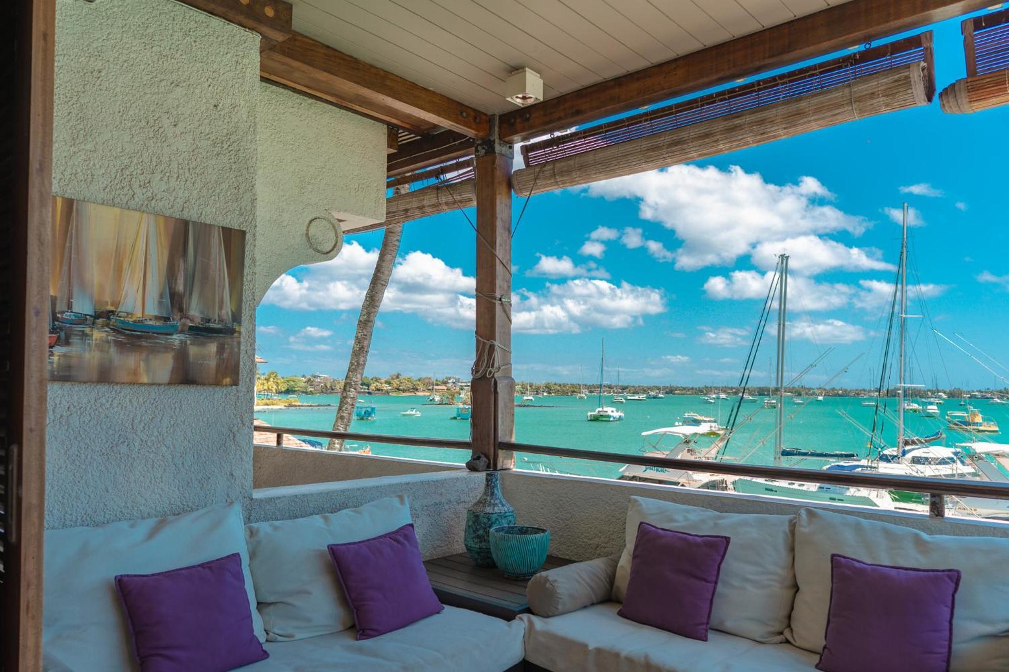 Beachfront Luxurious Stunning Sunset Boulevard Apartment, Grand Baie Exterior foto